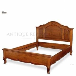 french-country-mahogany-bed