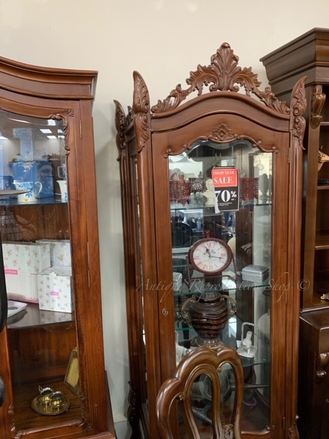 French Provincial Carved Display Cabinet 1 Door Cherry Wood Finish