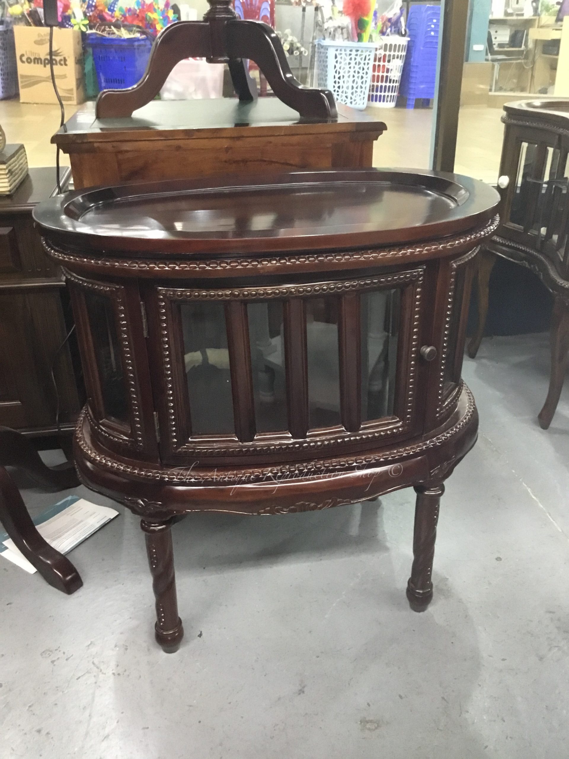 mahogany drinks table