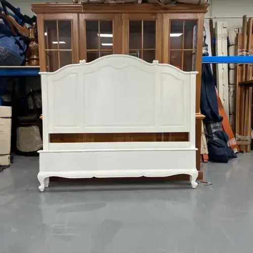 French Country Mahogany Queen Bed Ensemble